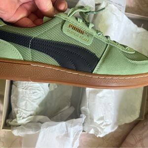 NWT, Puma Super Team OG, from the archive sneakers, woman’s US size 9